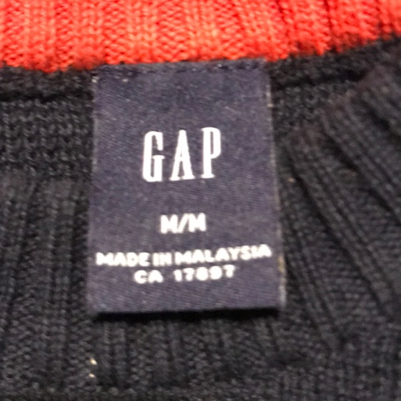 Men’s Sweater - Picture 2 of 2